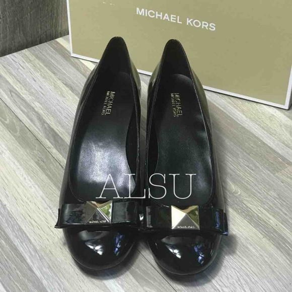 SANTA’S DEAL 🎄 Michael Kors Aliza Flex Mid Pump Patent Womens AUTHENTI Size 7.5 - Picture 3 of 8